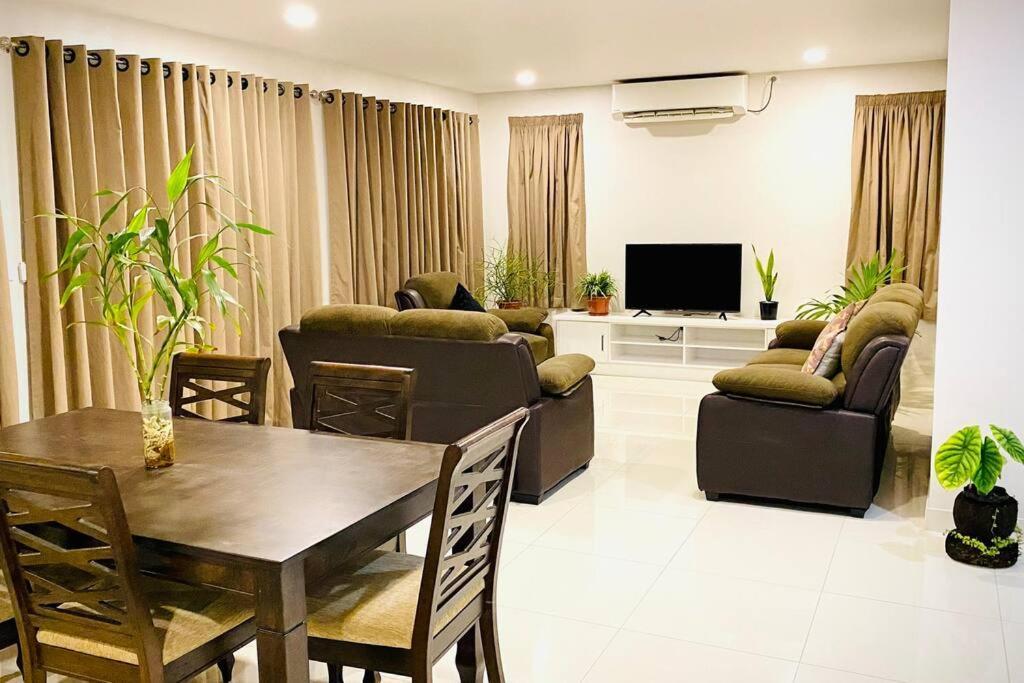 Lovely 4-Bedroom Holiday Home With Free Parking. Lautoka Εξωτερικό φωτογραφία
