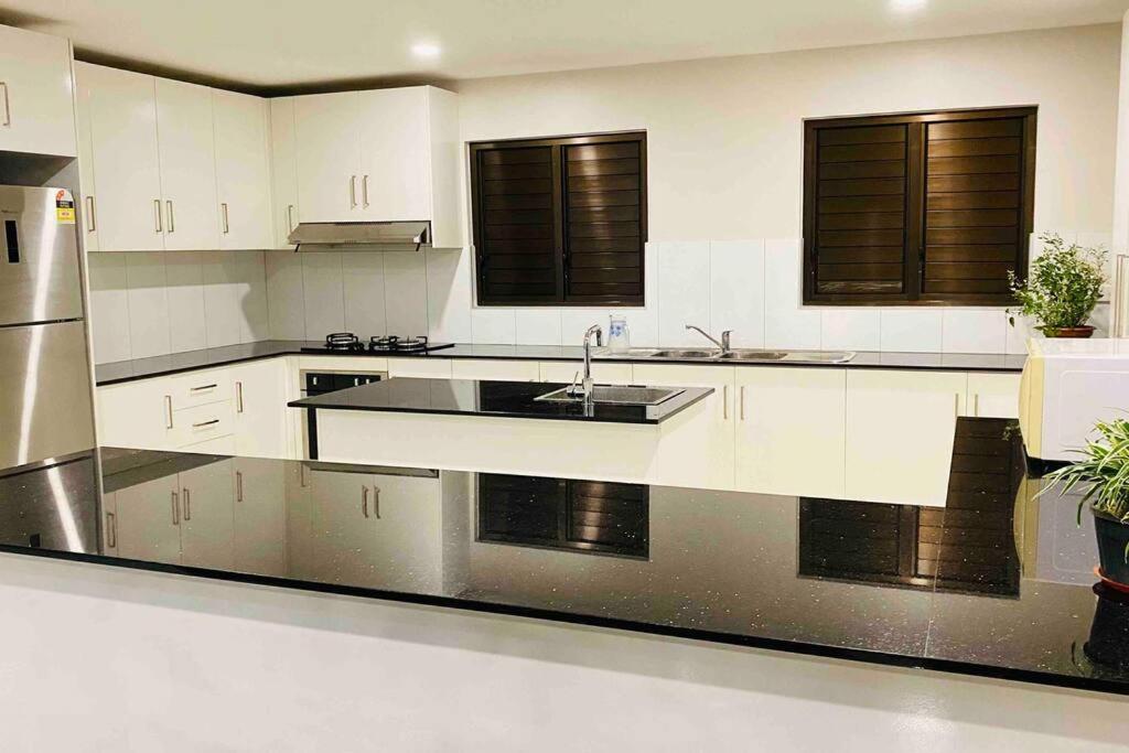 Lovely 4-Bedroom Holiday Home With Free Parking. Lautoka Εξωτερικό φωτογραφία